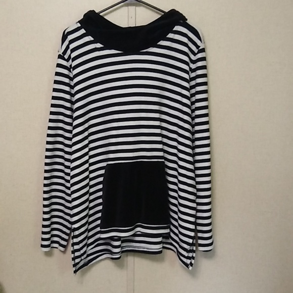 Denim&Co Tops - D&CO hoodie